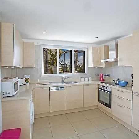 Adaman - Stunning 3 Bedroom Seafront With Pool - Close To The Villa
