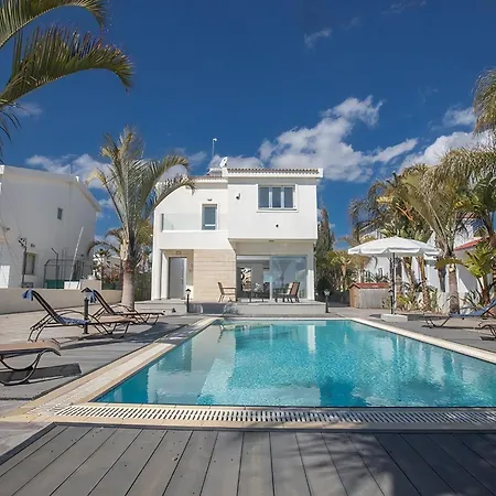 Villa Adaman - Stunning 3 Bedroom Seafront With Pool - Close To The Ayia Napa
