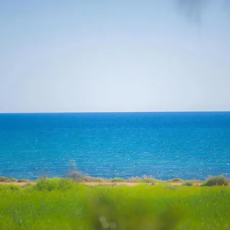 Adaman - Stunning 3 Bedroom Seafront With Pool - Close To The Villa