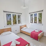 Adaman - Stunning 3 Bedroom Seafront With Pool - Close To The *