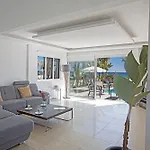 Adaman - Stunning 3 Bedroom Seafront With Pool - Close To The *