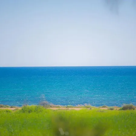 Adaman - Stunning 3 Bedroom Seafront With Pool - Close To The *