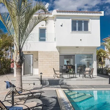 Villa Adaman - Stunning 3 Bedroom Seafront With Pool - Close To The Ayía Nápa