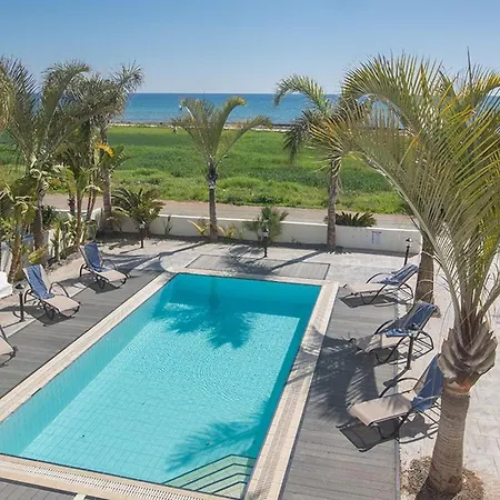 Adaman - Stunning 3 Bedroom Seafront With Pool - Close To The Villa