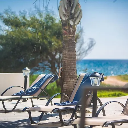 Adaman - Stunning 3 Bedroom Seafront With Pool - Close To The