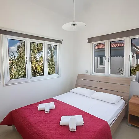 Adaman - Stunning 3 Bedroom Seafront With Pool - Close To The Villa *