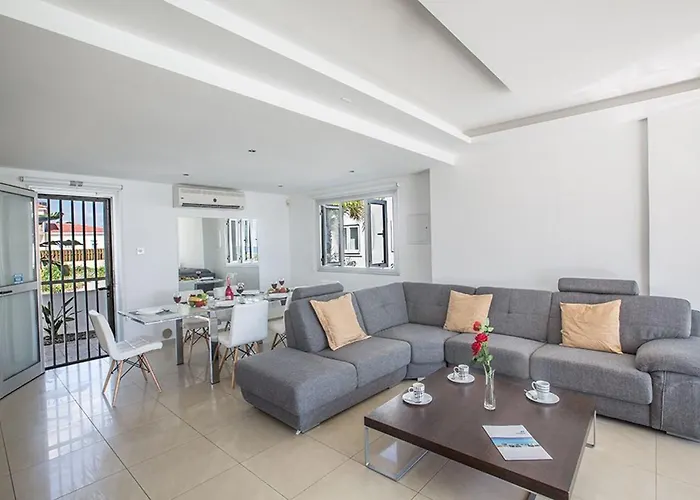 Vila Adaman - Stunning 3 Bedroom Seafront With Pool - Close To The Ayia Napa