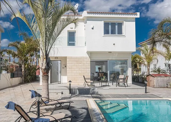 Vila Adaman - Stunning 3 Bedroom Seafront With Pool - Close To The Ayia Napa