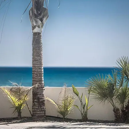 Vila Adaman - Stunning 3 Bedroom Seafront With Pool - Close To The
